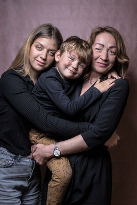 The story of Anna, Anita & Mikhailo from Ukraine. Portrait by Martin Thaulow